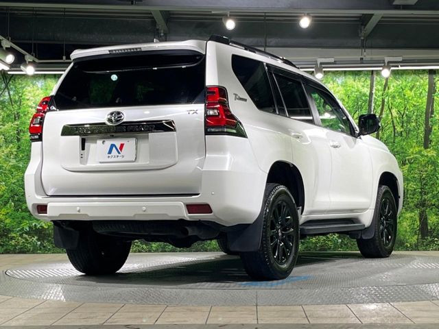 ☆全国のネクステージからお取り寄せが可能※!遠方の店舗に展示してあるクルマが気になる場合も、最寄りの店舗でご覧いただくことが可能です!是非私たちに要望をお聞かせください!※別途費用