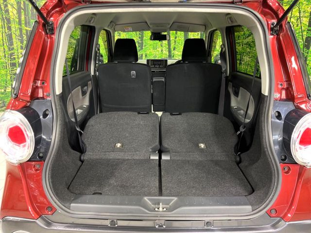 ���i�̂���������ʋ΁A���}���ɏ\���ȉ׎��X�y�[�X���m�ۂ��Ă���܂��B�Z�J���h�V�[�g��|���ƁA�傫�ȉו��̐ύڂ��\�ł���