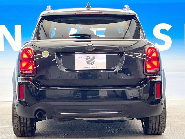 ●当店では第三者機関による車両品質鑑定を導入し、修復歴車を排除。鑑定書が発行されますので、ぱっと見ただけでは分からない箇所まで納得した上でご検討いただけます。※一部未実施の場合がございます。