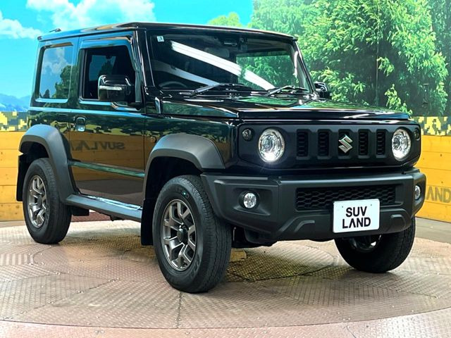 高透明度のガラス皮膜で撥水はもちろん、上質なツヤ・光沢を実現。紫外線や酸性雨から大切な愛車を保護し、色あせ・劣化を防止。「弾スプラッシュコート」、「弾プリミッサコート」からお選びいただけます。