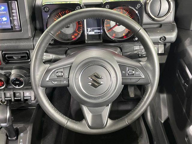 �y�����v�����X�e�A�����O�z�㎿�Ȋv���g�p���邱�ƂŁA��ɂ����������݂ƂĂ��^�]���₷���n���h���ł���