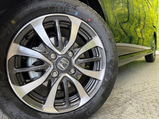 �y����14�C���`�A���~�z�C�[���z�O�ςɃ}�b�`���������A���~�z�C�[���𑕒����Ă���܂��B�e��ЊO�A���~�z�C�[����A�X�^�b�h���X�^�C�����戵�����Ă���܂��B���񂲑��k����������