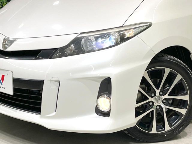 【HIDヘッドライト】非常に明るく前方を照らしてくれるので、悪天候や夜間の走行時も視界良好で安心してお乗りいただけます。