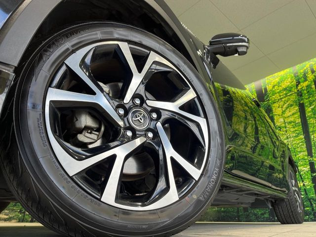 �y����18�C���`�A���~�z�C�[���z�O�ςɃ}�b�`���������A���~�z�C�[���𑕒����Ă���܂��B�e��ЊO�A���~�z�C�[����A�X�^�b�h���X�^�C�����戵�����Ă���܂��B���񂲑��k����������