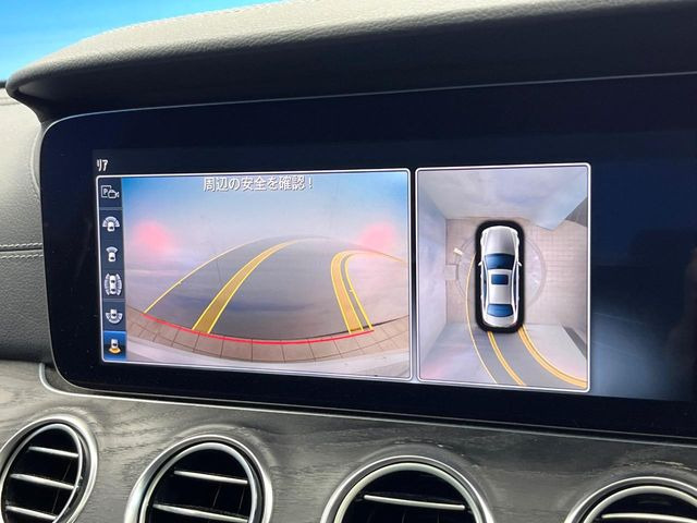 ���p�m���~�b�N�r���[���j�^�[:��p�̃J�����ɂ��A�ォ�猩���낵���悤�Ȏ��_��360�x�N���}�̎��͂��m�F���邱�Ƃ��ł��܂������p�������m�F���₷���A�����ꏊ�ł̐؂�Ԃ��⒓�Ԃ��X���[�Y�ɍs���܂��B