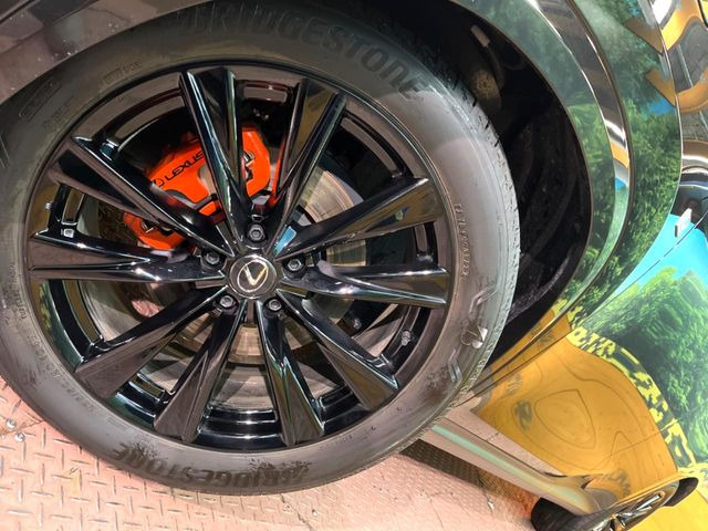 �y����20�C���`�A���~�z�C�[���z�O�ςɃ}�b�`���������A���~�z�C�[���𑕒����Ă���܂��B�e��ЊO�A���~�z�C�[����A�X�^�b�h���X�^�C�����戵�����Ă���܂��B���񂲑��k����������