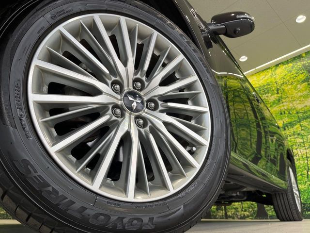 �y����18�C���`�A���~�z�C�[���z�O�ςɃ}�b�`���������A���~�z�C�[���𑕒����Ă���܂��B�e��ЊO�A���~�z�C�[����A�X�^�b�h���X�^�C�����戵�����Ă���܂��B���񂲑��k����������