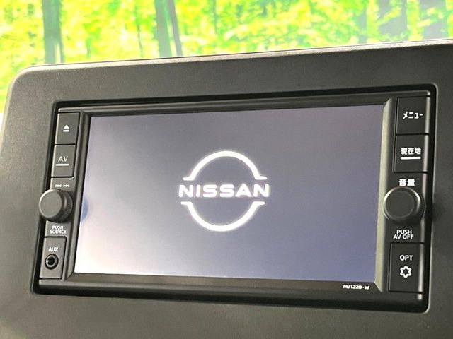 �y�����i�r�z�l�C�̏����i�r�𑕔����Ă���܂��B�i�r�̎g���₷���͂������A�I�[�f�B�I�@�\���[��!�L�����v�◷�s�͂������A�ʋ΂┃�����ȂǕ��i�̃h���C�u���y�����Ȃ�͂���