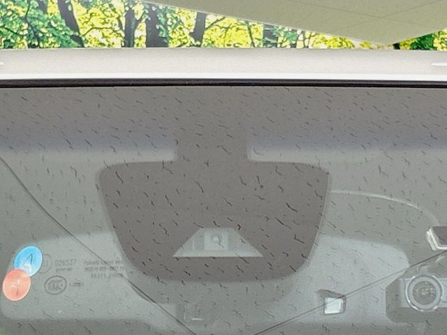 �y�G�}�[�W�F���V�[�u���[�L�z���s���ɑO���̎ԗ�����F�����A�Փ˂������Ȏ��͌x��ƃu���[�L�ŏՓˉ���Ɣ�Q�y�����A�V�X�g�B�����S�Ƀh���C�u�����y���݂��������܂��B