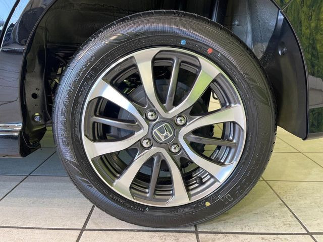 �y����14�C���`�A���~�z�C�[���z�O�ςɃ}�b�`���������A���~�z�C�[���𑕒����Ă���܂��B�e��ЊO�A���~�z�C�[����A�X�^�b�h���X�^�C�����戵�����Ă���܂��B���񂲑��k����������