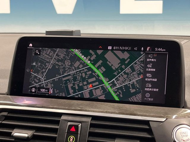 �������i�r:��̊��̂���i�r�́A����������ԓ������o���Ă���܂��B�I�[�f�B�I�@�\���[�����Ă���܂��̂ŁA�^�]�����y���߂܂���