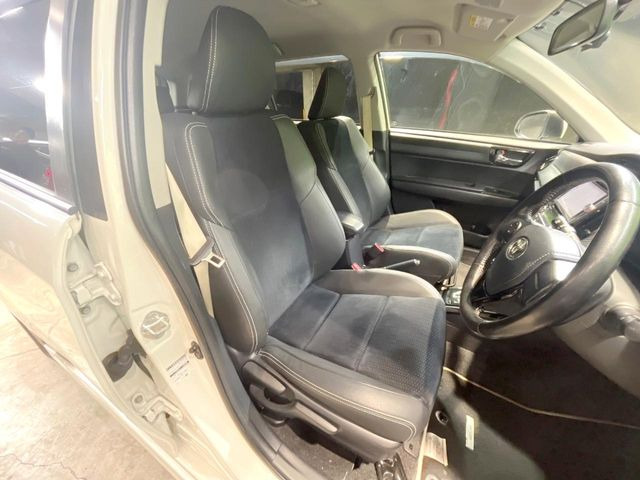 �y�n�[�t���U�[�V�[�g�z�������ƍ���S�n�𗼗������l�C�̃V�[�g���w�ʁE���ʂ̃t�@�u���b�N�f�ނ́A�ʋC���̗ǂ��⊊��ɂ����ɗD��Ă��܂��B�C���╞���ɍ��E���ꂸ���K�ɂ���肢�������܂��B