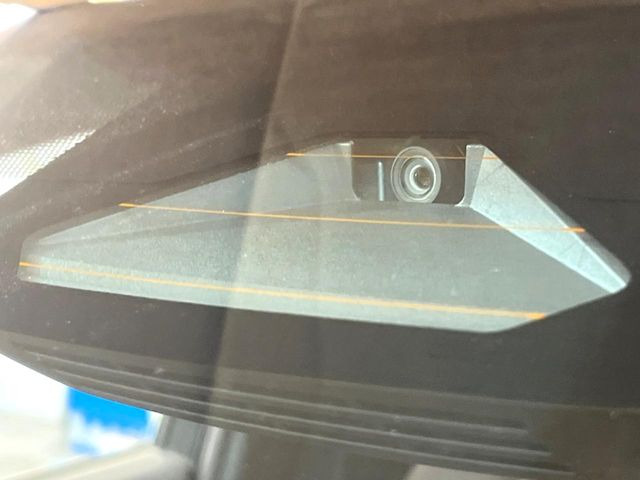 �y�g���^�Z�[�t�e�B�Z���X�z���s���ɑO���̎ԗ�����F�����A�Փ˂������Ȏ��͌x��ƃu���[�L�ŏՓˉ���Ɣ�Q�y�����A�V�X�g�B�����S�Ƀh���C�u�����y���݂��������܂��B