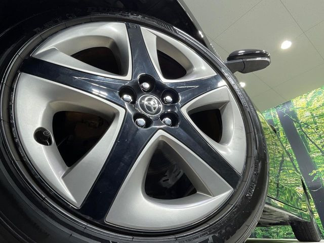 �y����17�C���`�A���~�z�C�[���z�O�ςɃ}�b�`���������A���~�z�C�[���𑕒����Ă���܂��B�e��ЊO�A���~�z�C�[����A�X�^�b�h���X�^�C�����戵�����Ă���܂��B���񂲑��k����������