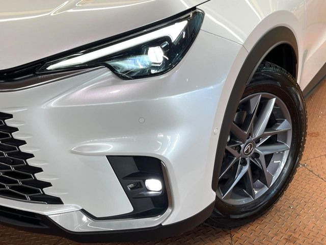 �yLED�w�b�h���C�g�z���V����ԑ��s�����ǍD�Ȏ��E���m�ۂ����S���ĉ^�]�ł��鍂�P�xLED�w�b�h���C�g�𑕔�!�_�����x�������A����d�͂��}�����Ă��܂��B