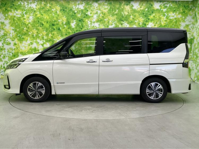 セレナ1.2 e-POWER ハイウェイスターV