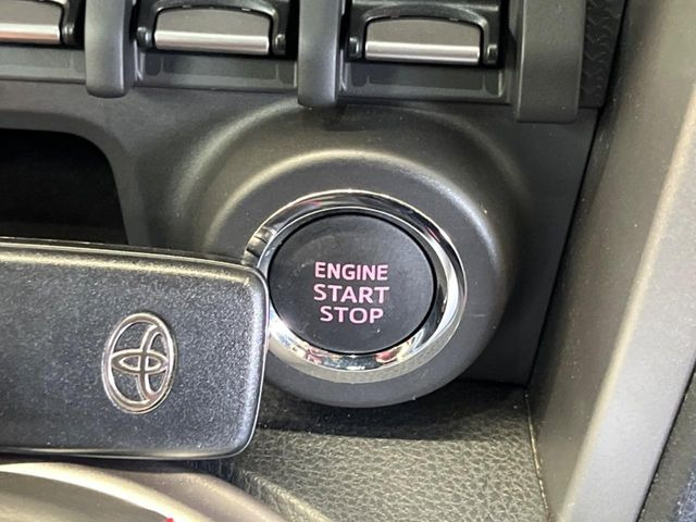 �y�X�}�[�g�L�[�z�J�o����|�P�b�g�ɓ��ꂽ�܂܂ł��h�A�̎{���E�������\�ȃX�}�[�g�L�[�𑕔��B�G���W���̃I���E�I�t�����J�M�����o���K�v����������Ƃ��Ă��֗��ł���