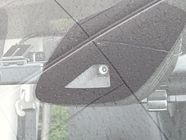 �y�C���e���W�F���g�G�}�[�W�F���V�[�u���[�L�z�t�����g�J�����őO���̎ԗ�����s�҂����m�B�Փ˂������Ȏ��͏Փ˔�Q�y���u���[�L���쓮�A�Փˉ�����T�|�[�g�B�����S�Ƀh���C�u�����y���݂��������܂��B