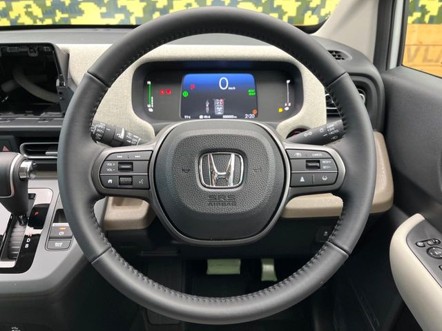 �y�����v�����X�e�A�����O�z�㎿�Ȋv���g�p���邱�ƂŁA��ɂ����������݂ƂĂ��^�]���₷���n���h���ł���