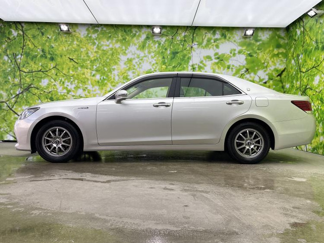 クラウンハイブリッド 2.5 ロイヤルサルーン