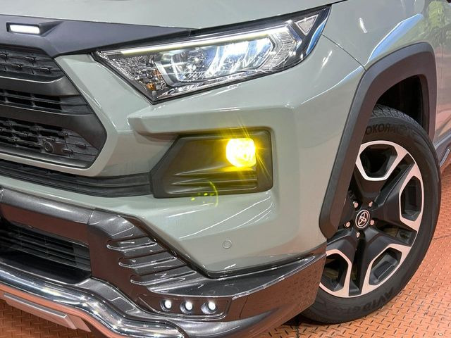 �yLED�w�b�h���C�g�z���V����ԑ��s�����ǍD�Ȏ��E���m�ۂ����S���ĉ^�]�ł��鍂�P�xLED�w�b�h���C�g�𑕔�!�_�����x�������A����d�͂��}�����Ă��܂��B