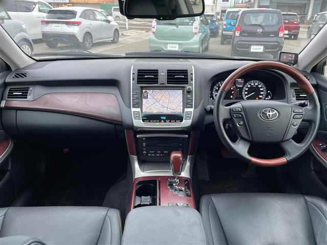 クラウンマジェスタ4.3 i-Four 4WD