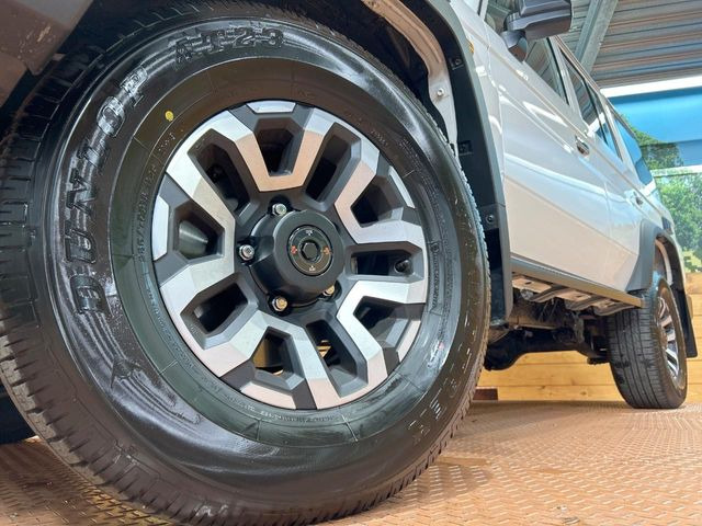 �y����16�C���`�A���~�z�C�[���z�O�ςɃ}�b�`���������A���~�z�C�[���𑕒����Ă���܂��B�e��ЊO�A���~�z�C�[����A�X�^�b�h���X�^�C�����戵�����Ă���܂��B���񂲑��k����������