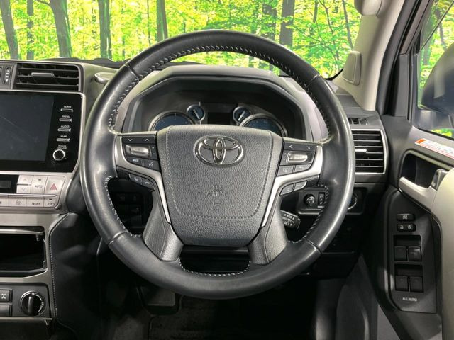 �y�����v�����X�e�A�����O�z�㎿�Ȋv���g�p���邱�ƂŁA��ɂ����������݂ƂĂ��^�]���₷���n���h���ł���