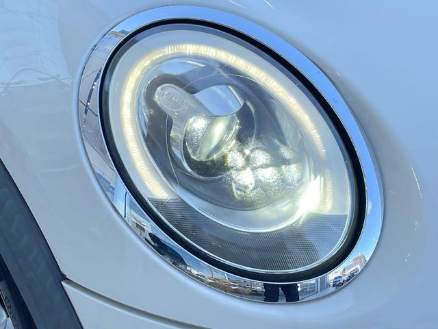 ��LED�w�b�h���C�g:��ԑ��s�����ǍD�Ȏ��E���m�ۂ����S���ĉ^�]�ł��鍂�P�xLED�w�b�h���C�g�𑕔�!�_�����x�������A����d�͂��}�����Ă��܂��B