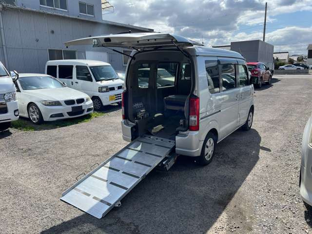 エブリイワゴンウィズ 車いす移動車 リヤシート付 電動固定式