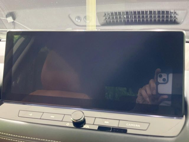 �y����12.3�^�i�r�z�l�C�̏����i�r�𑕔����Ă���܂��B�i�r�̎g���₷���͂������A�I�[�f�B�I�@�\���[��!�L�����v�◷�s�͂������A�ʋ΂┃�����ȂǕ��i�̃h���C�u���y�����Ȃ�͂���