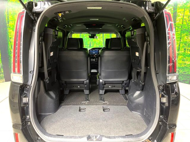 普段のお買い物や通勤、送迎等に十分な荷室スペースを確保しております。セカンドシートを倒すと、大きな荷物の積載も可能です♪