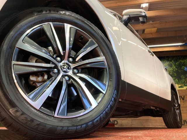 �y����18�C���`�A���~�z�C�[���z�O�ςɃ}�b�`���������A���~�z�C�[���𑕒����Ă���܂��B�e��ЊO�A���~�z�C�[����A�X�^�b�h���X�^�C�����戵�����Ă���܂��B���񂲑��k����������