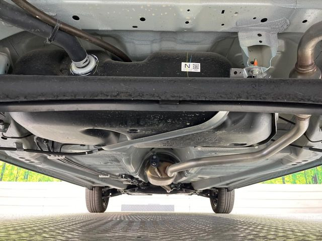 ��D�]�𒸂��Ă���܂��{�f�B�̒e�X�v���b�V���R�[�g���D�]��t���B�ʏ�̃K���X�R�[�g�ƈقȂ�A�ϋv�N��6�N�̖��@���K���X�R�[�e�B���O���A�{�f�B���L���C�ȏ�Ԃɕۂ��Ă���܂��B