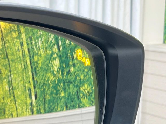 �y�u���C���h�X�|�b�g���j�^�����O�z���s���A�h�A�~���[�̎��p�ɂȂ�₷���ӏ��Ɍ㑱�Ԃ��ڋ߂���ƃT�C�h�~���[�t�߂Ɍx����\���A�h���C�o�[�ɒ��ӊ��N�����Ă���܂��B