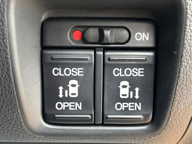 �y�����p���[�X���C�h�h�A�z�X�}�[�g�L�[��^�]�Ȃ̃X�C�b�`�Ō�ȗ����X���C�h�h�A�̊J���\���d��������͂����ăh�A���J����K�v�������A�����Ȃ��q�l�ł��ȒP�ɊJ���߂ł����K�ł���