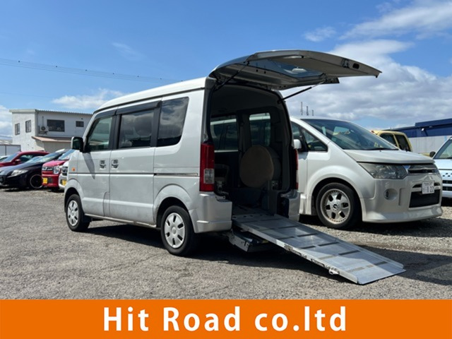 エブリイワゴンウィズ 車いす移動車 リヤシート付 電動固定式