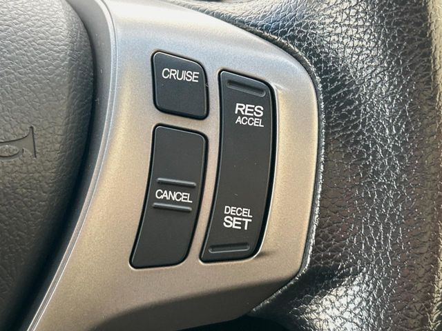 �y�N���[�Y�R���g���[���z�������H�����N���N���s�B�A�N�Z���𗣂��Ă���葬�x�ő��s���ł��A�������^�]���̕��S���y��!�����E�������ȒP�ȃX�C�b�`����Œ����ł��܂��B