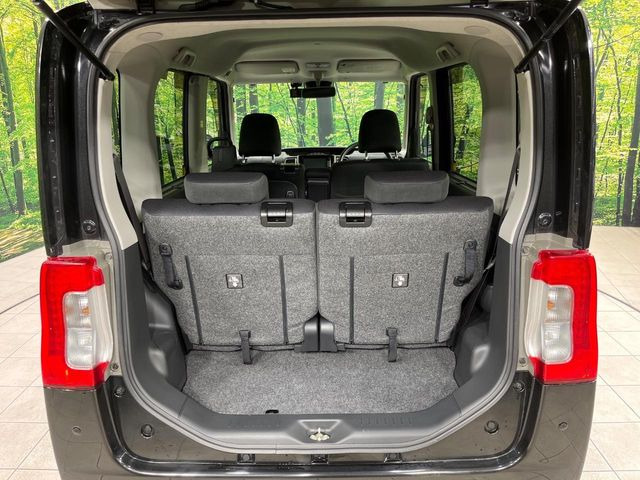 普段のお買い物や通勤、送迎等に十分な荷室スペースを確保しております。セカンドシートを倒すと、大きな荷物の積載も可能です♪