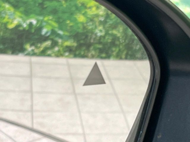 �y�u���C���h�X�|�b�g���[�j���O�z���s���A�h�A�~���[�̎��p�ɂȂ�₷���ӏ��Ɍ㑱�Ԃ��ڋ߂���ƃT�C�h�~���[�t�߂Ɍx����\���A�h���C�o�[�ɒ��ӊ��N�����Ă���܂��B