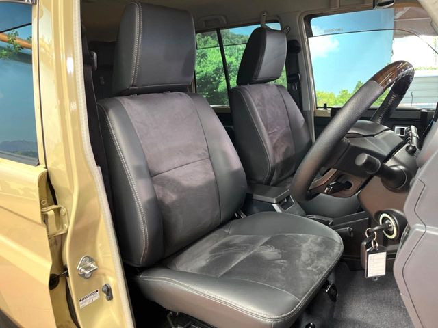 �y�n�[�t���U�[�V�[�g�z�������ƍ���S�n�𗼗������l�C�̃V�[�g���w�ʁE���ʂ̃t�@�u���b�N�f�ނ́A�ʋC���̗ǂ��⊊��ɂ����ɗD��Ă��܂��B�C���╞���ɍ��E���ꂸ���K�ɂ���肢�������܂��B