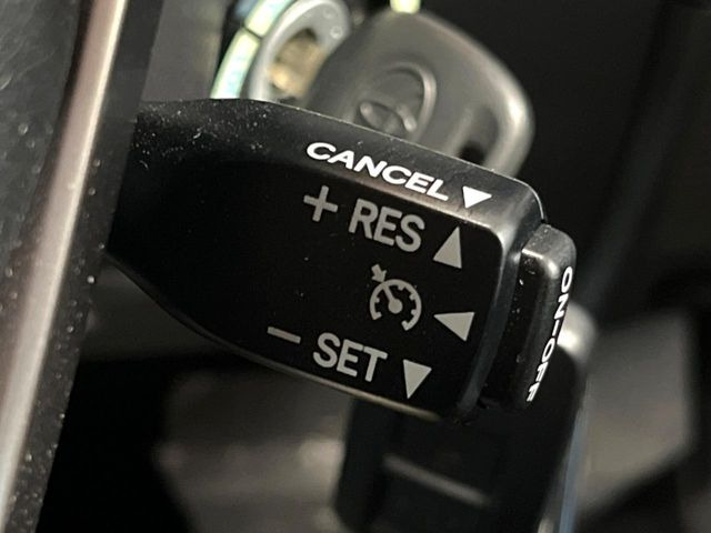 �y�N���[�Y�R���g���[���z�������H�����N���N���s�B�A�N�Z���𗣂��Ă���葬�x�ő��s���ł��A�������^�]���̕��S���y��!�����E�������ȒP�ȃX�C�b�`����Œ����ł��܂��B