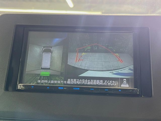 �y�A���E���h�r���[���j�^�[�z��p�̃J�����ɂ��A�ォ�猩���낵���悤�Ȏ��_��360�x�N���}�̎��͂��m�F���邱�Ƃ��ł��܂����c�񒓎Ԃ╝�񂹎��Ɋ��􂵂Ă���܂���