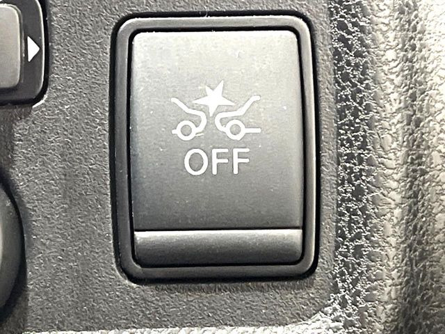 �y�C���e���W�F���g�G�}�[�W�F���V�[�u���[�L�z�t�����g�J�����őO���̎ԗ�����s�҂����m�B�Փ˂������Ȏ��͏Փ˔�Q�y���u���[�L���쓮�A�Փˉ�����T�|�[�g�B�����S�Ƀh���C�u�����y���݂��������܂��B