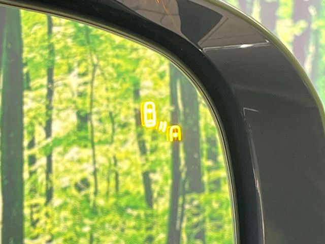 �y�u���C���h�X�|�b�g���[�j���O�z���s���A�h�A�~���[�̎��p�ɂȂ�₷���ӏ��Ɍ㑱�Ԃ��ڋ߂���ƃT�C�h�~���[�t�߂Ɍx����\���A�h���C�o�[�ɒ��ӊ��N�����Ă���܂��B