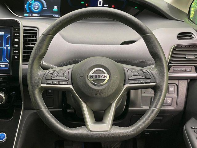 �y�����v�����X�e�A�����O�z�㎿�Ȋv���g�p���邱�ƂŁA��ɂ����������݂ƂĂ��^�]���₷���n���h���ł���