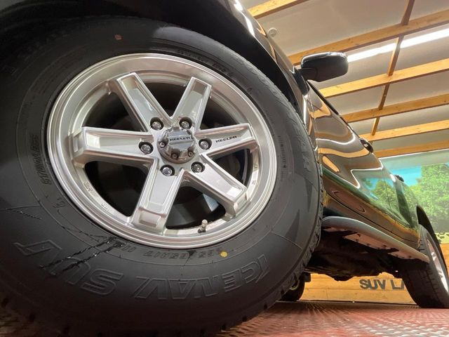 �y17�C���`�A���~�z�C�[���z�O�ςɃ}�b�`�����A���~�z�C�[���𑕒����Ă���܂��B�e��A���~�z�C�[����A�X�^�b�h���X�^�C�����戵�����Ă���܂��B���񂲑��k����������