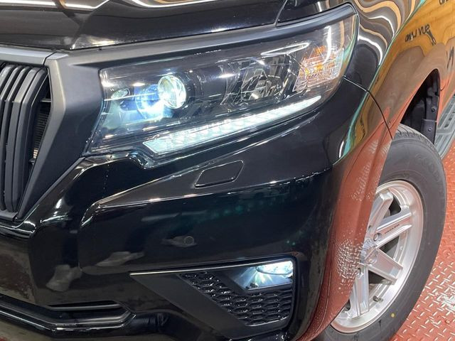 �yLED�w�b�h���C�g�z���V����ԑ��s�����ǍD�Ȏ��E���m�ۂ����S���ĉ^�]�ł��鍂�P�xLED�w�b�h���C�g�𑕔�!�_�����x�������A����d�͂��}�����Ă��܂��B