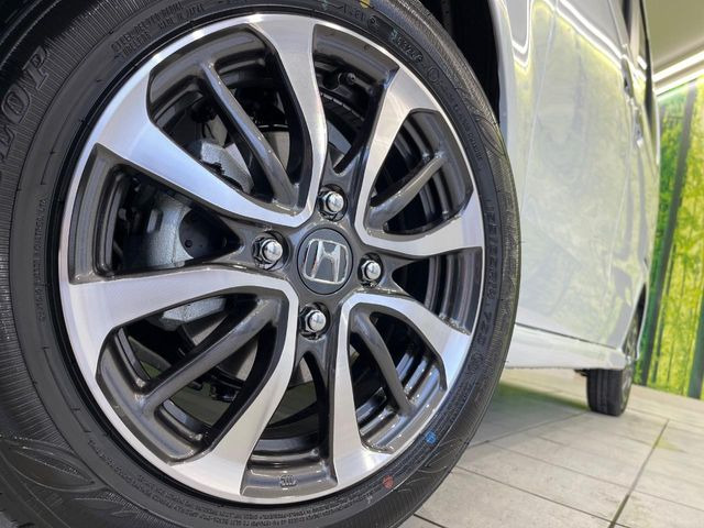 �y����14�C���`�A���~�z�C�[���z�O�ςɃ}�b�`���������A���~�z�C�[���𑕒����Ă���܂��B�e��ЊO�A���~�z�C�[����A�X�^�b�h���X�^�C�����戵�����Ă���܂��B���񂲑��k����������