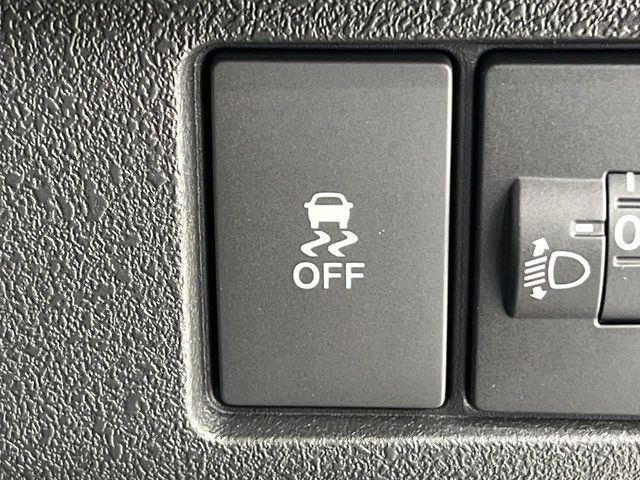 �y������h�~���u�z�ԗ��̉���������m����ƁA�����I�Ɏԗ��̐i�s������ۂ悤�Ɏԗ��𐧌䂵�܂��B�J�̓��ȂǊ���₷���H�ʏ󋵂ł����S�ȉ^�]���\�ł��B